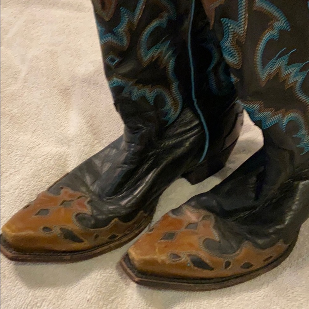 Boots - Picture 2 of 4